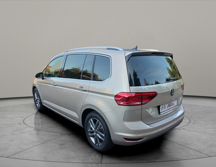 Volkswagen Touran 4