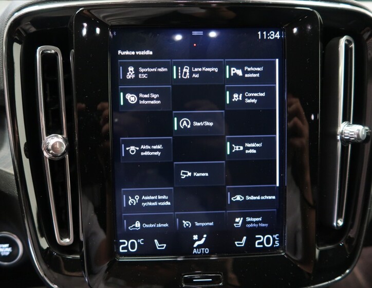 Volvo XC40 18