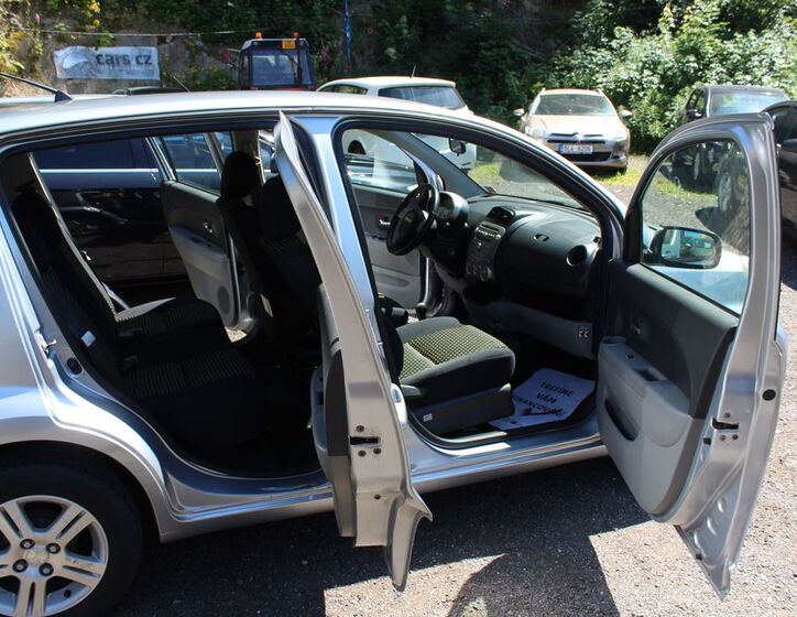 Daihatsu Sirion 14