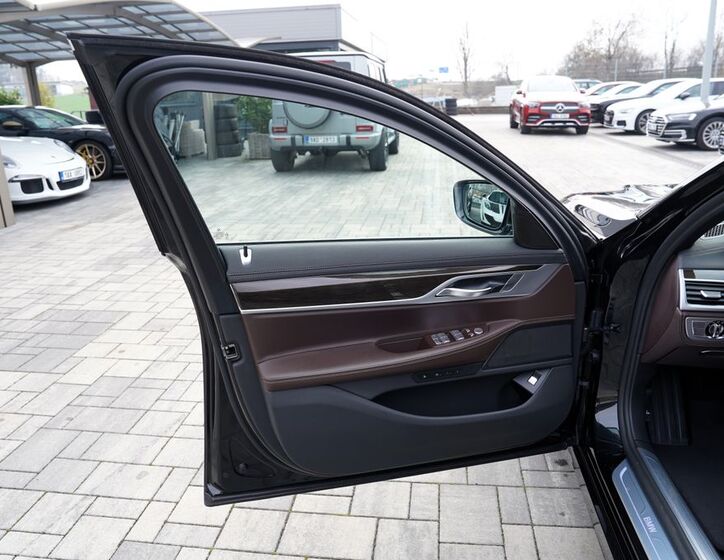 BMW Řada 7 17
