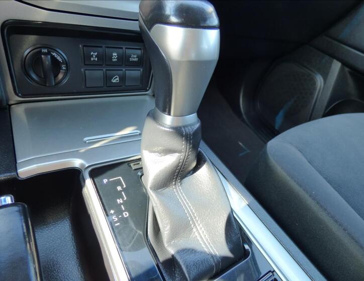 Toyota Land Cruiser 38