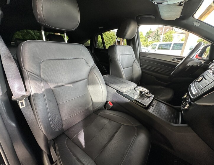 Mercedes-Benz GLE 8