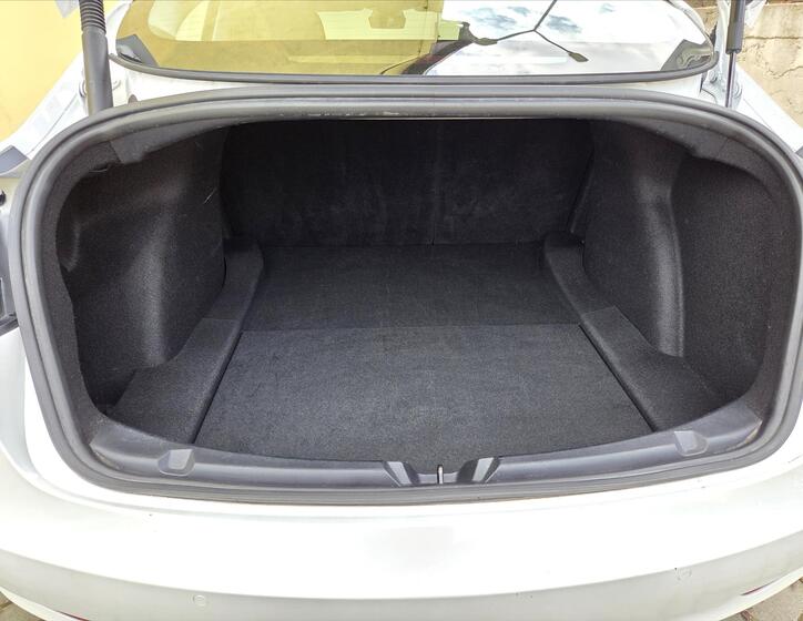Tesla Model 3 11