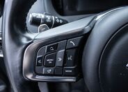 Jaguar F-Pace 21