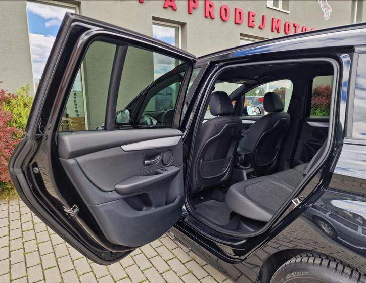BMW Řada 2 18