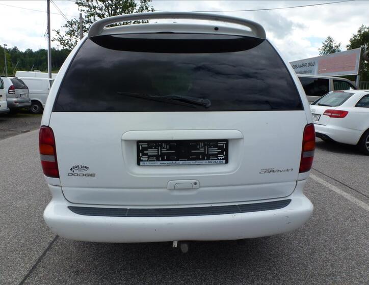 Dodge Grand Caravan 9