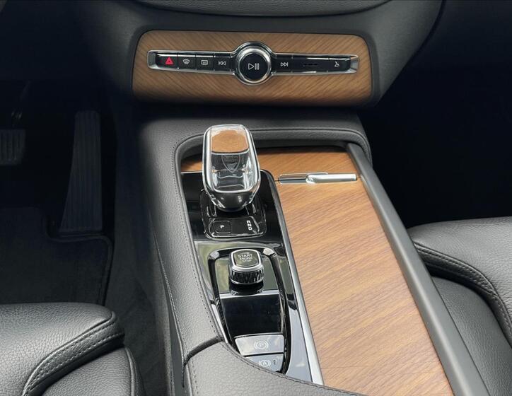 Volvo XC90 12