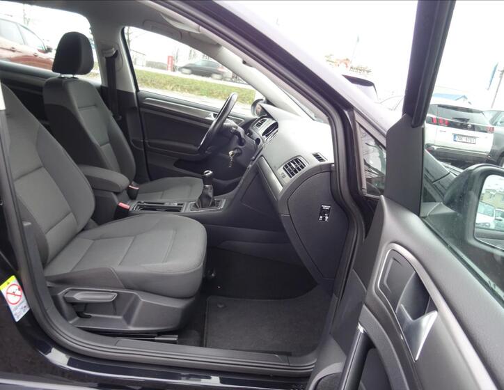Volkswagen Golf 19