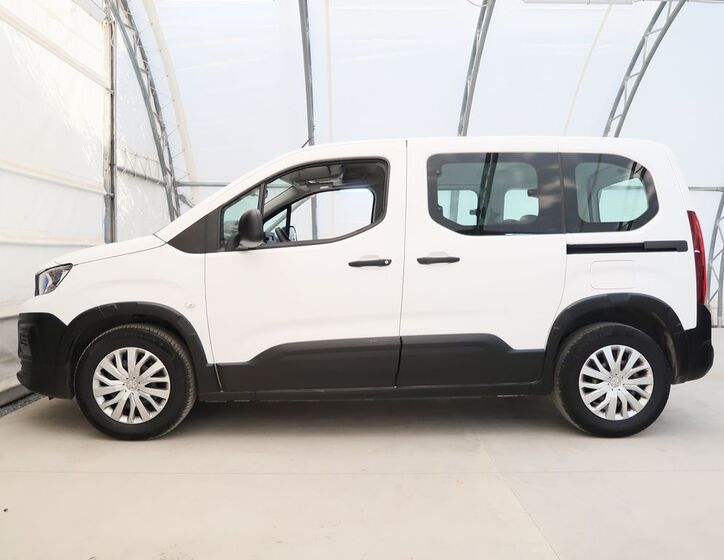 Peugeot Rifter 9