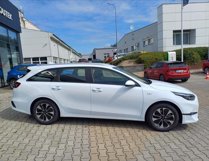 KIA Ceed 4