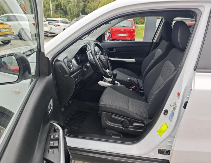 Suzuki Vitara 10