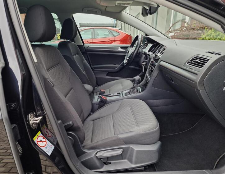Volkswagen Golf 14