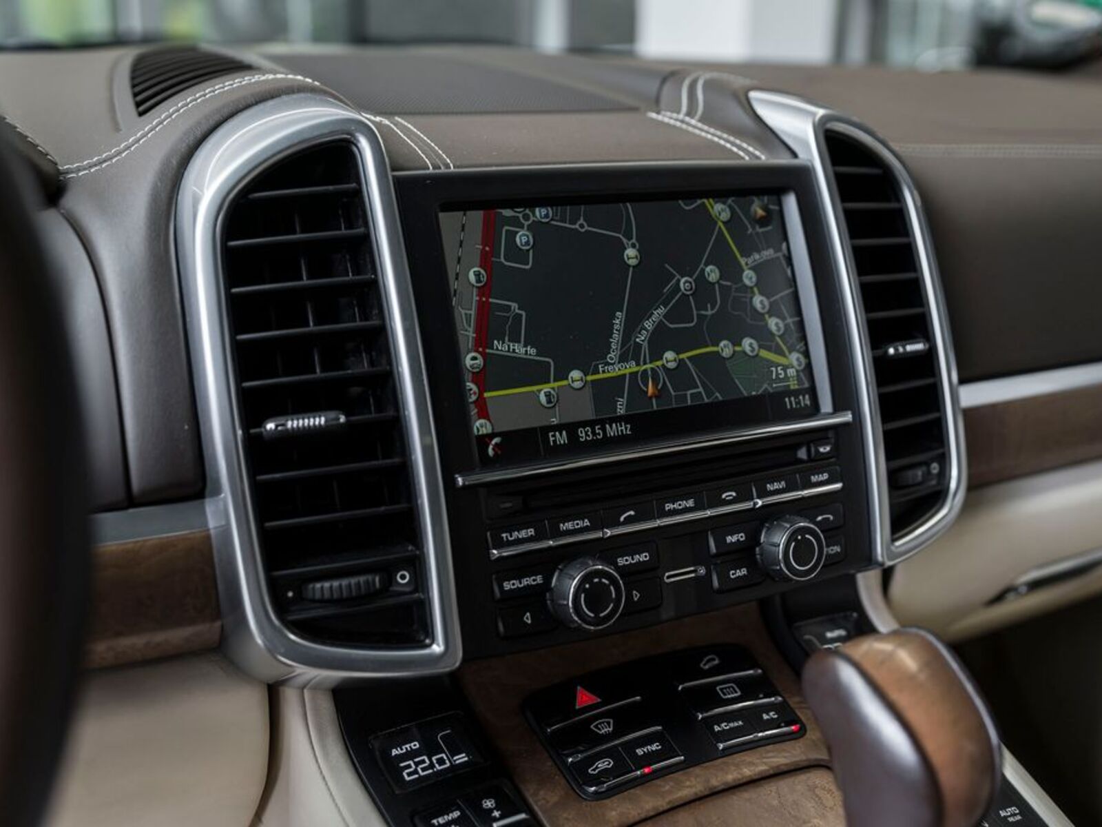Porsche Cayenne 18