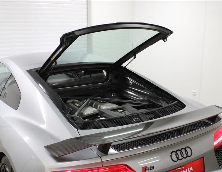 Audi R8 30