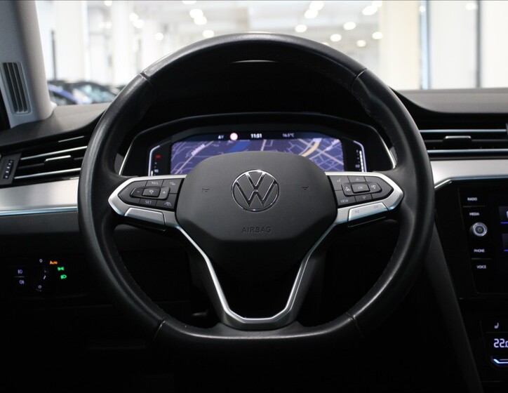 Volkswagen Passat 9