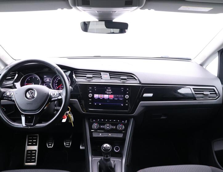 Volkswagen Touran 26