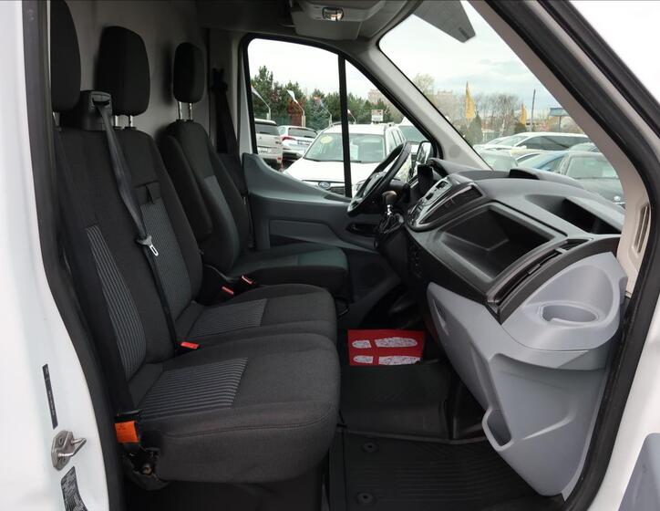 Ford Transit 13