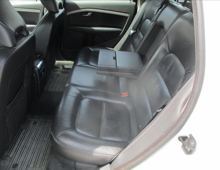 Volvo XC70 8
