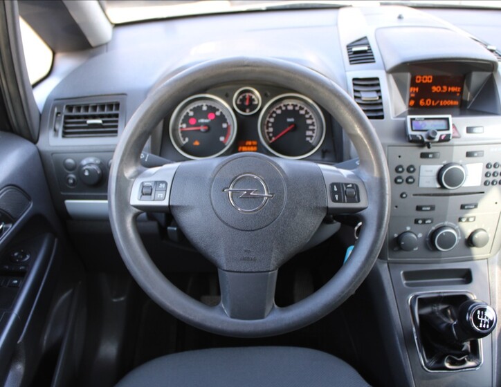 Opel Zafira 10