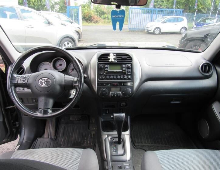 Toyota RAV4 11