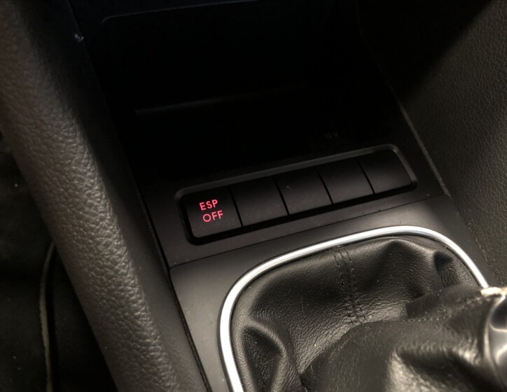 Volkswagen Golf 23