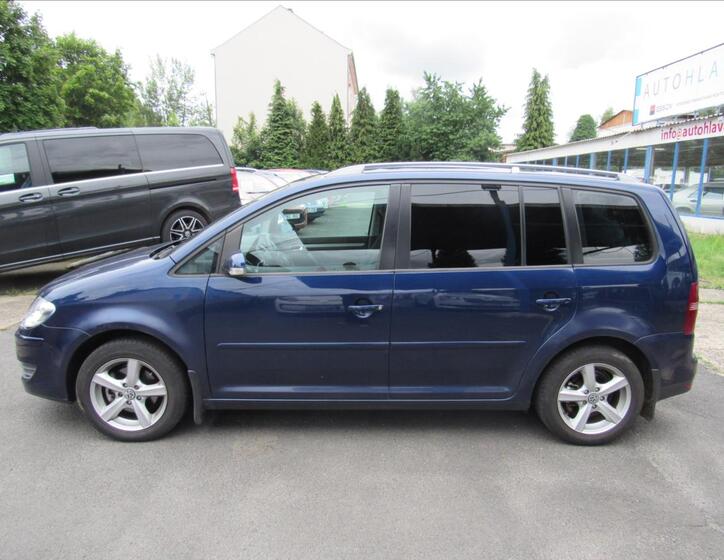 Volkswagen Touran 8