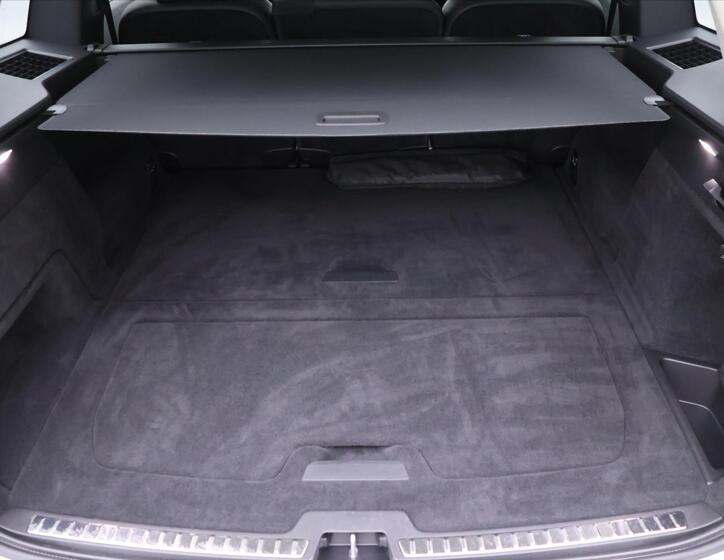 Volvo XC90 10