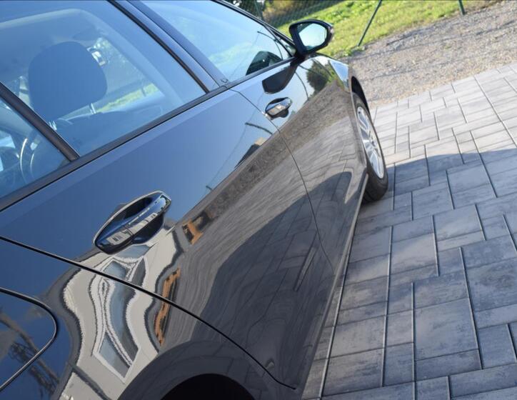 Volkswagen Golf 10