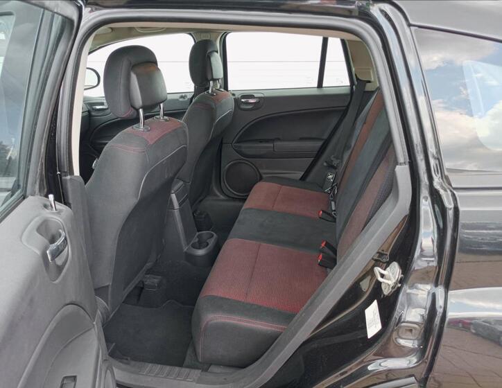Dodge Caliber 12