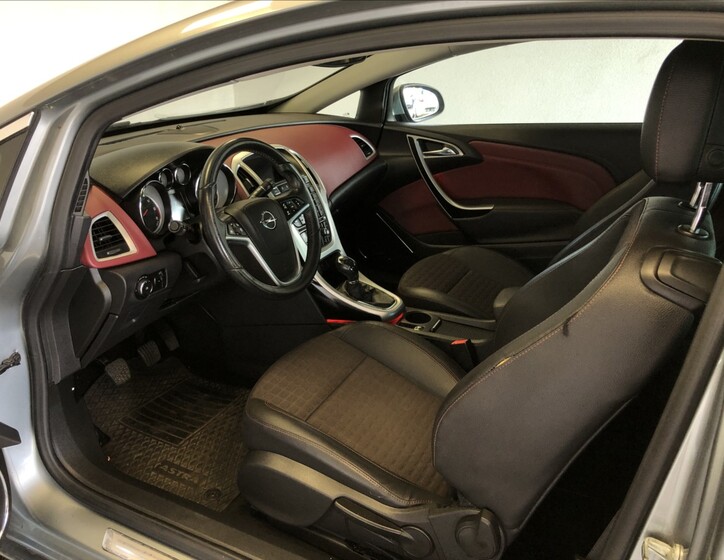 Opel Astra 9