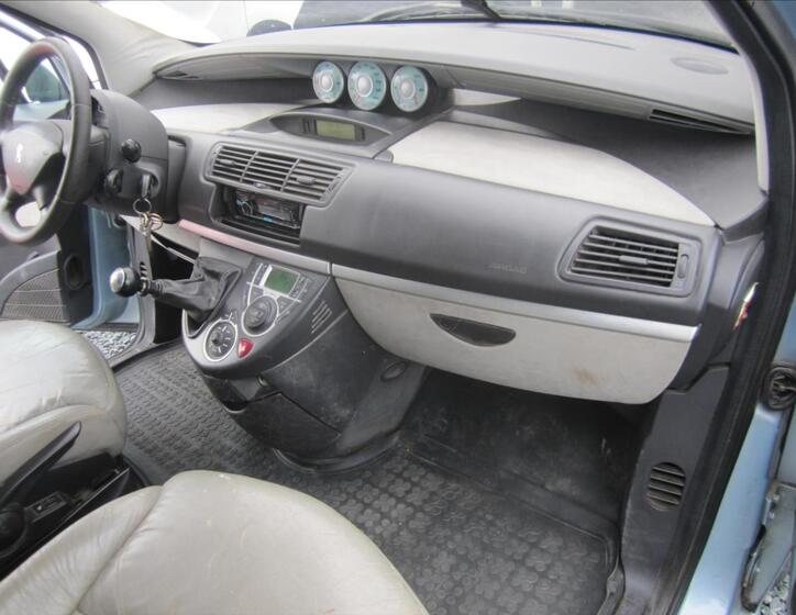 Peugeot 807 15