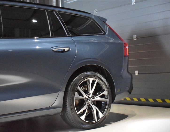 Volvo V60 8