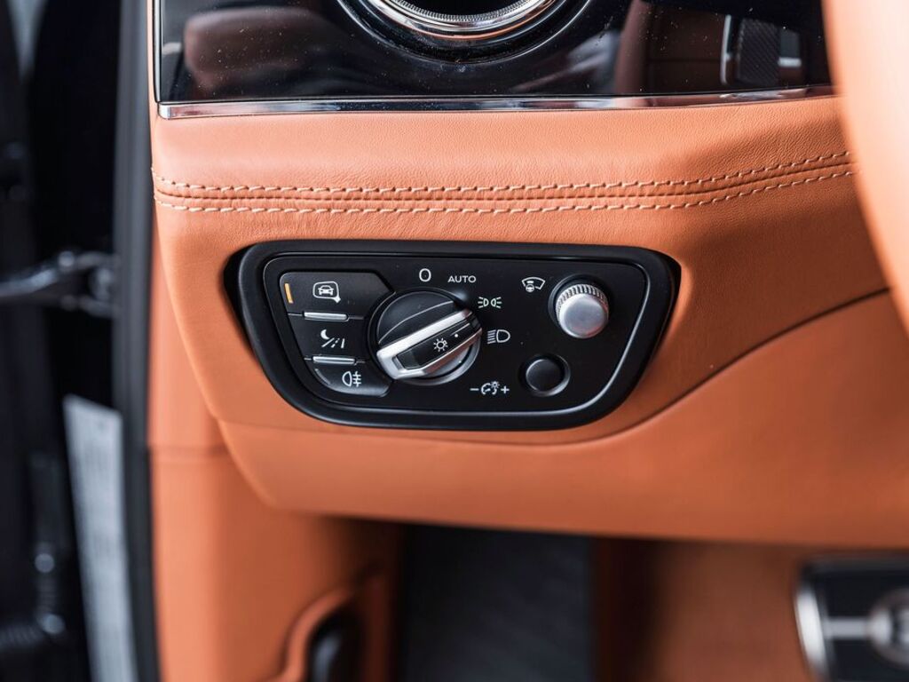 Bentley Bentayga 18