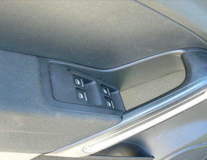 Volkswagen New Beetle 30