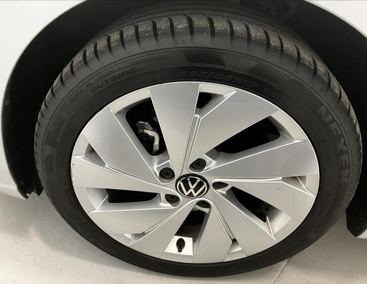 Volkswagen Golf 27