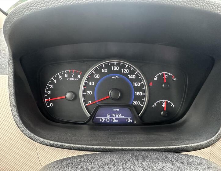 Hyundai i10 15