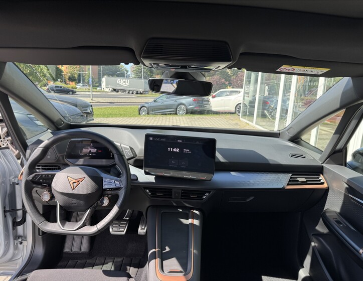 Cupra Born 13