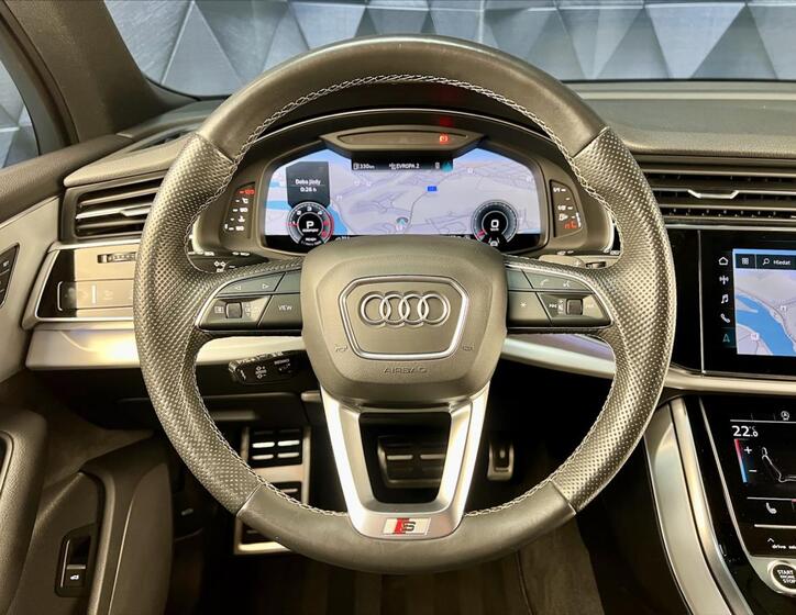 Audi Q7 13