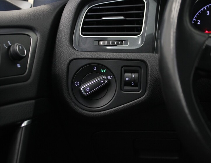 Volkswagen Golf 15
