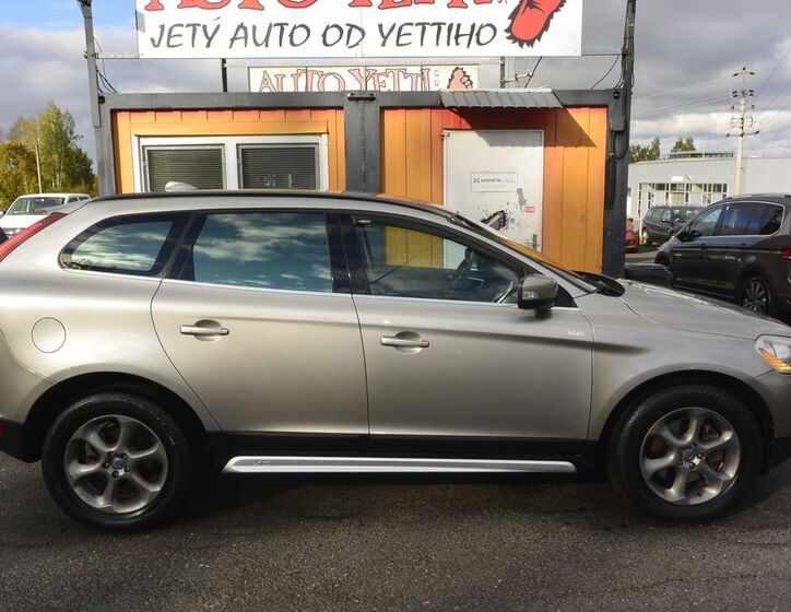 Volvo XC60 4