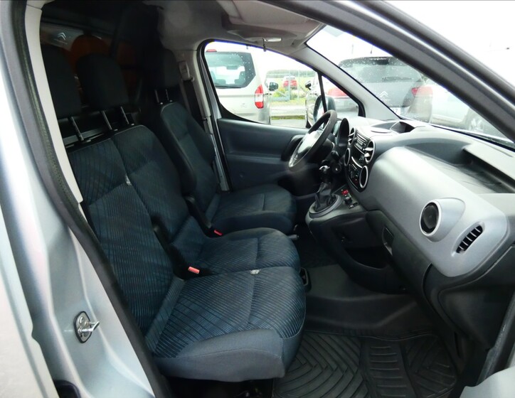 Peugeot Partner 8