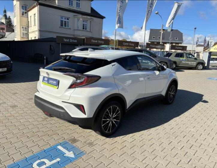 Toyota C-HR 7
