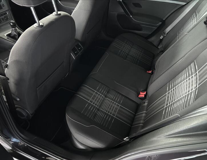 Volkswagen Golf 25