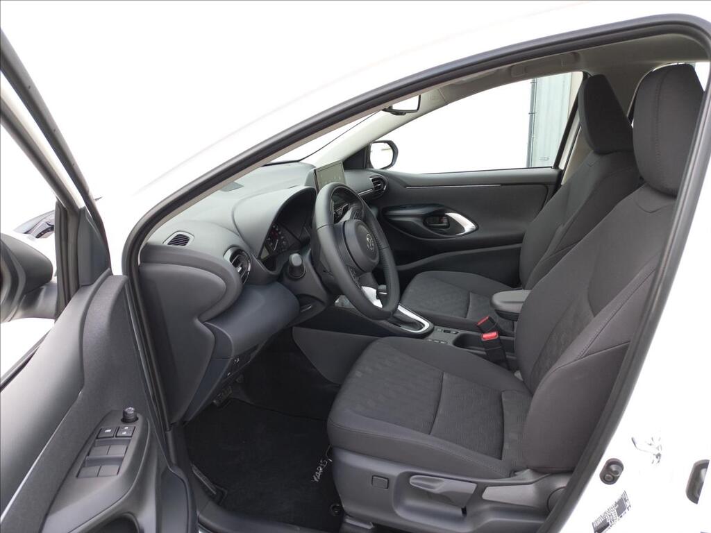 Toyota Yaris 8