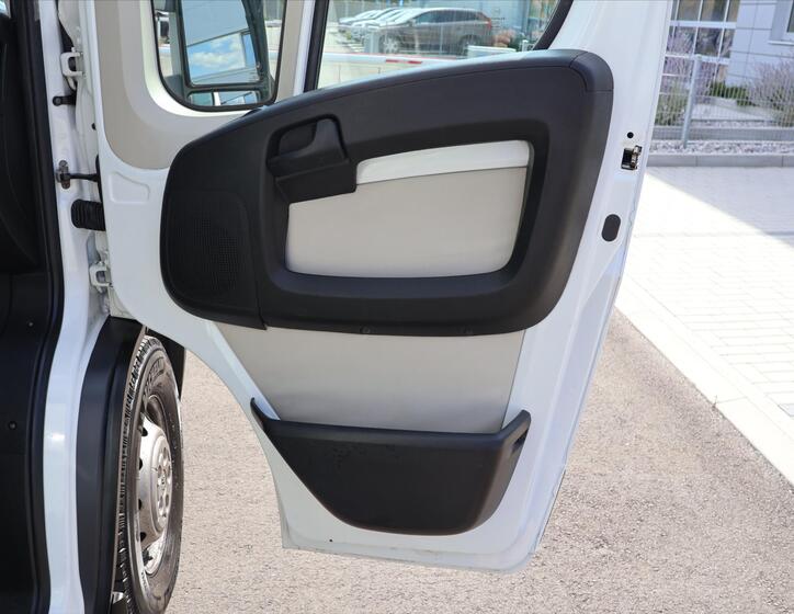 Peugeot Boxer 12