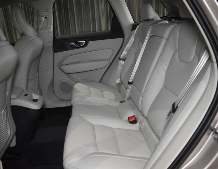 Volvo XC60 8