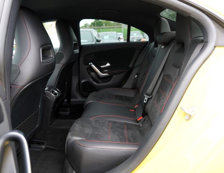 Mercedes-Benz CLA 32