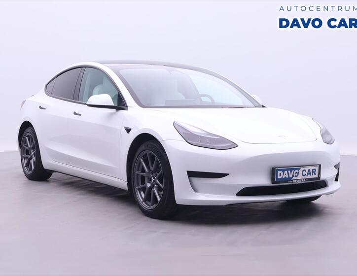 Tesla Model 3 1