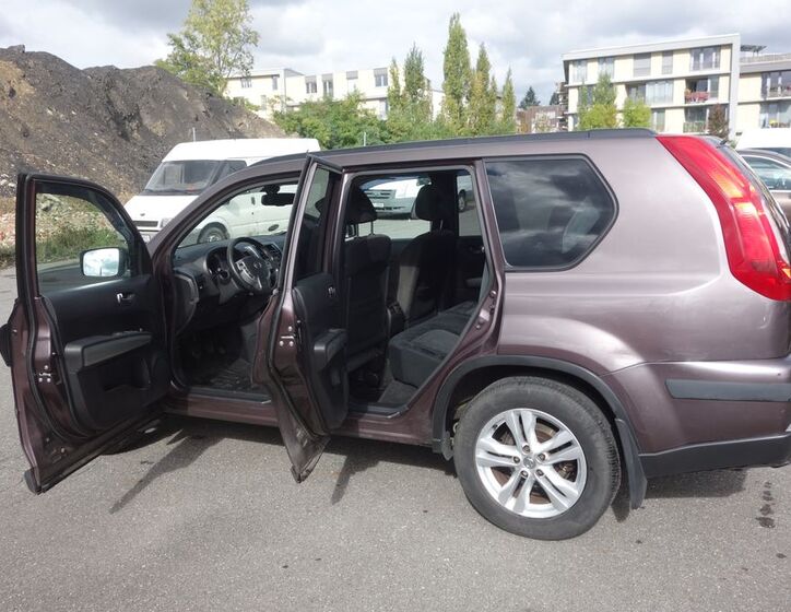 Nissan Ostatní 16