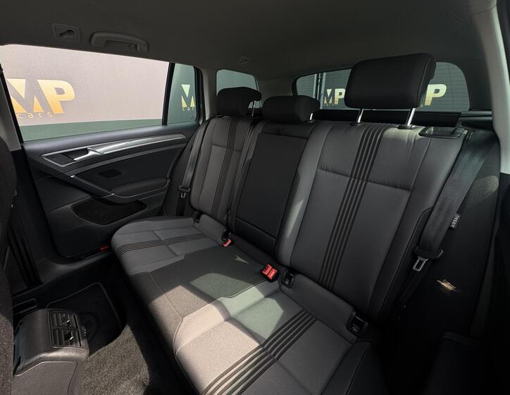 Volkswagen Golf 13